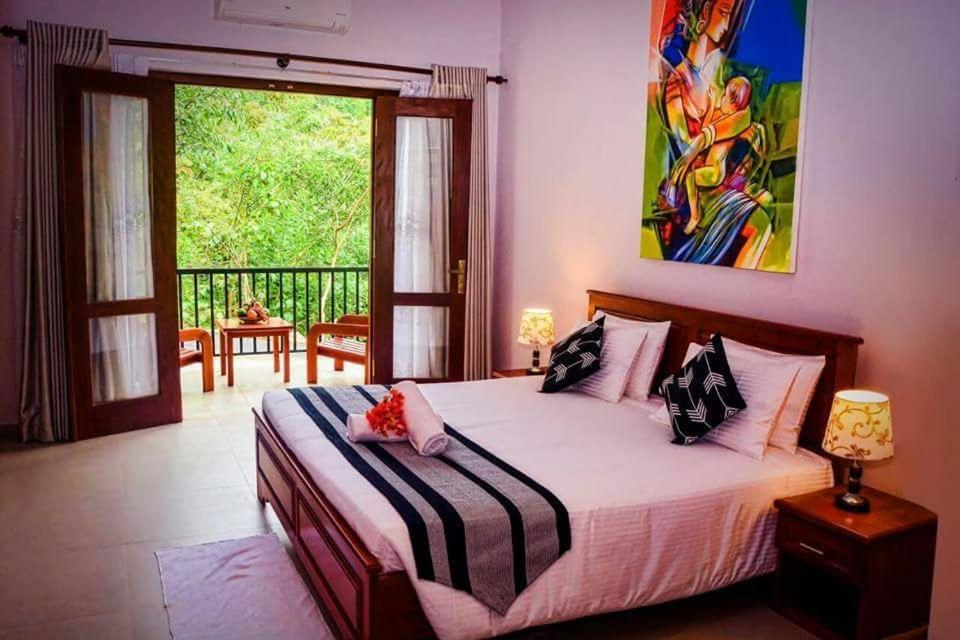 The Grand Hills Bed & Breakfast แคนดี้ ภายนอก รูปภาพ