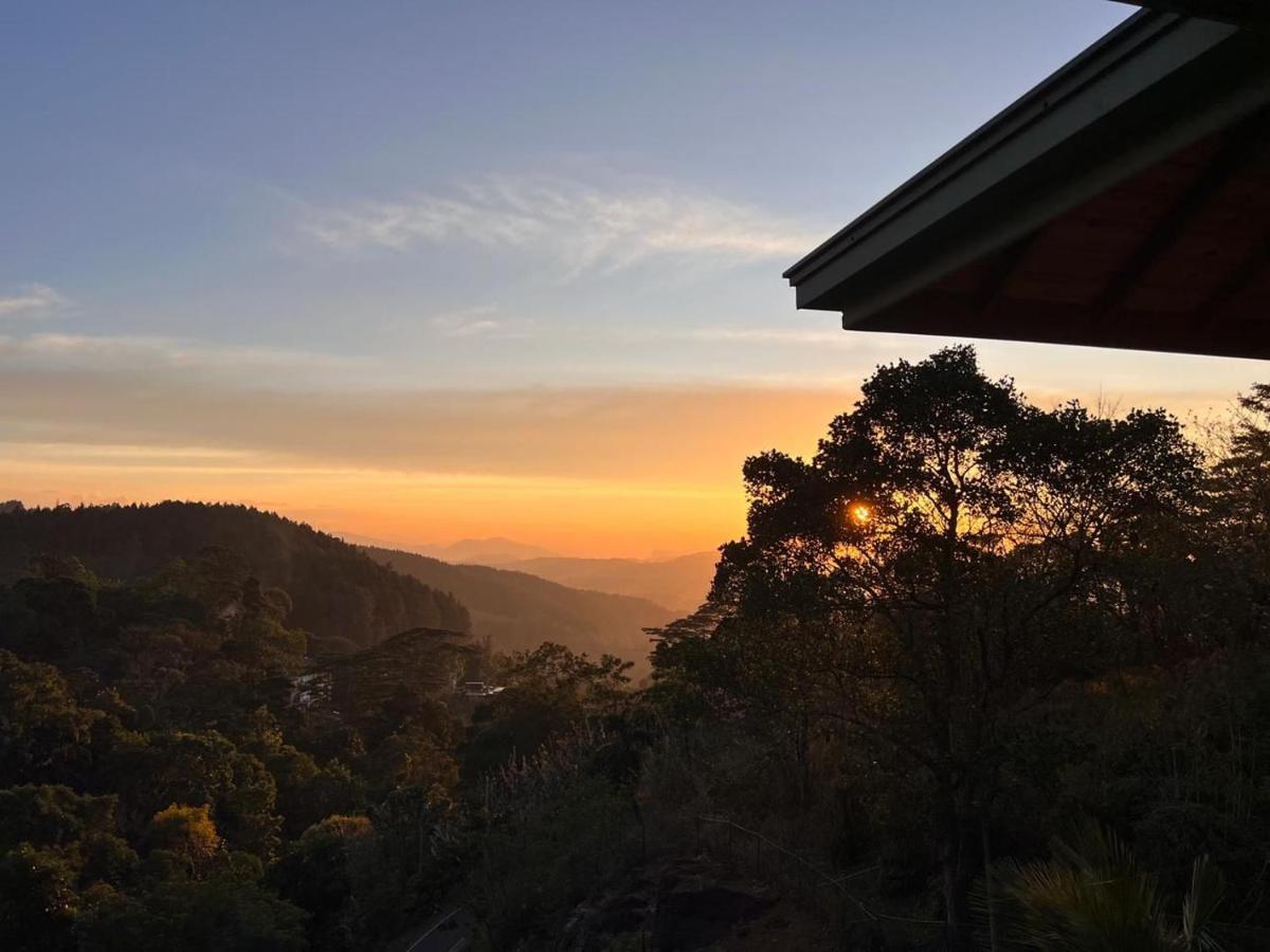 The Grand Hills Bed & Breakfast แคนดี้ ภายนอก รูปภาพ