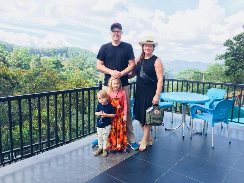The Grand Hills Bed & Breakfast แคนดี้ ภายนอก รูปภาพ
