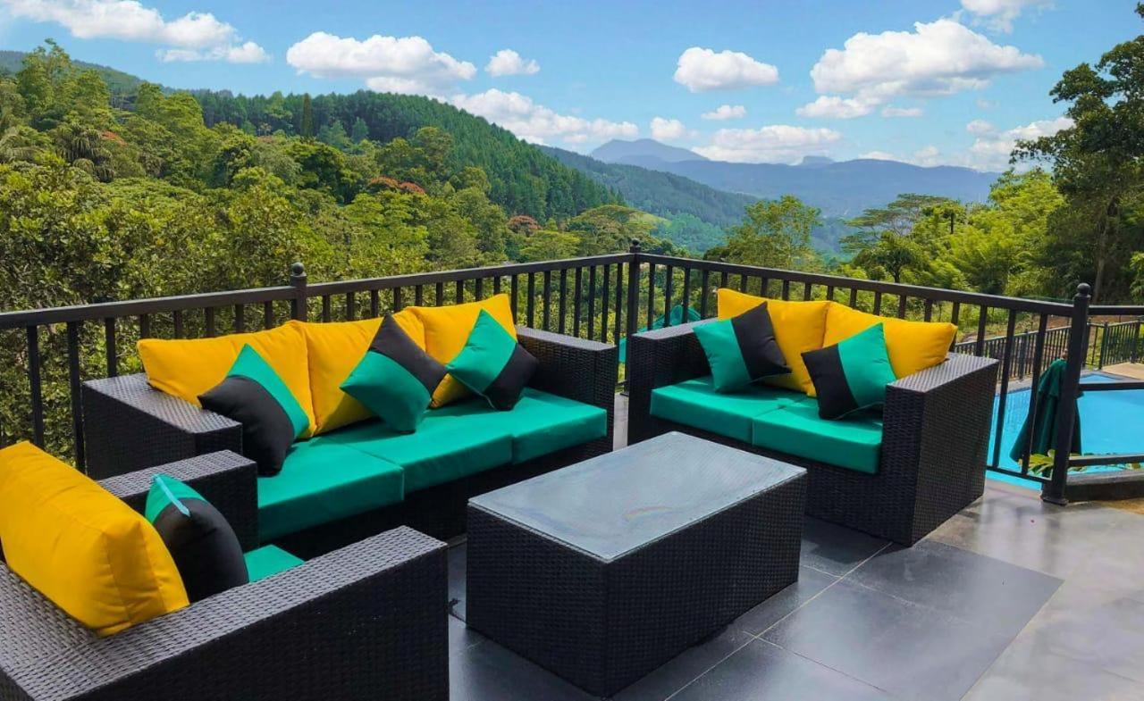 The Grand Hills Bed & Breakfast แคนดี้ ภายนอก รูปภาพ