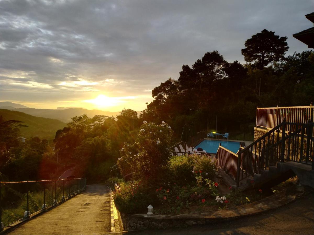 The Grand Hills Bed & Breakfast แคนดี้ ภายนอก รูปภาพ