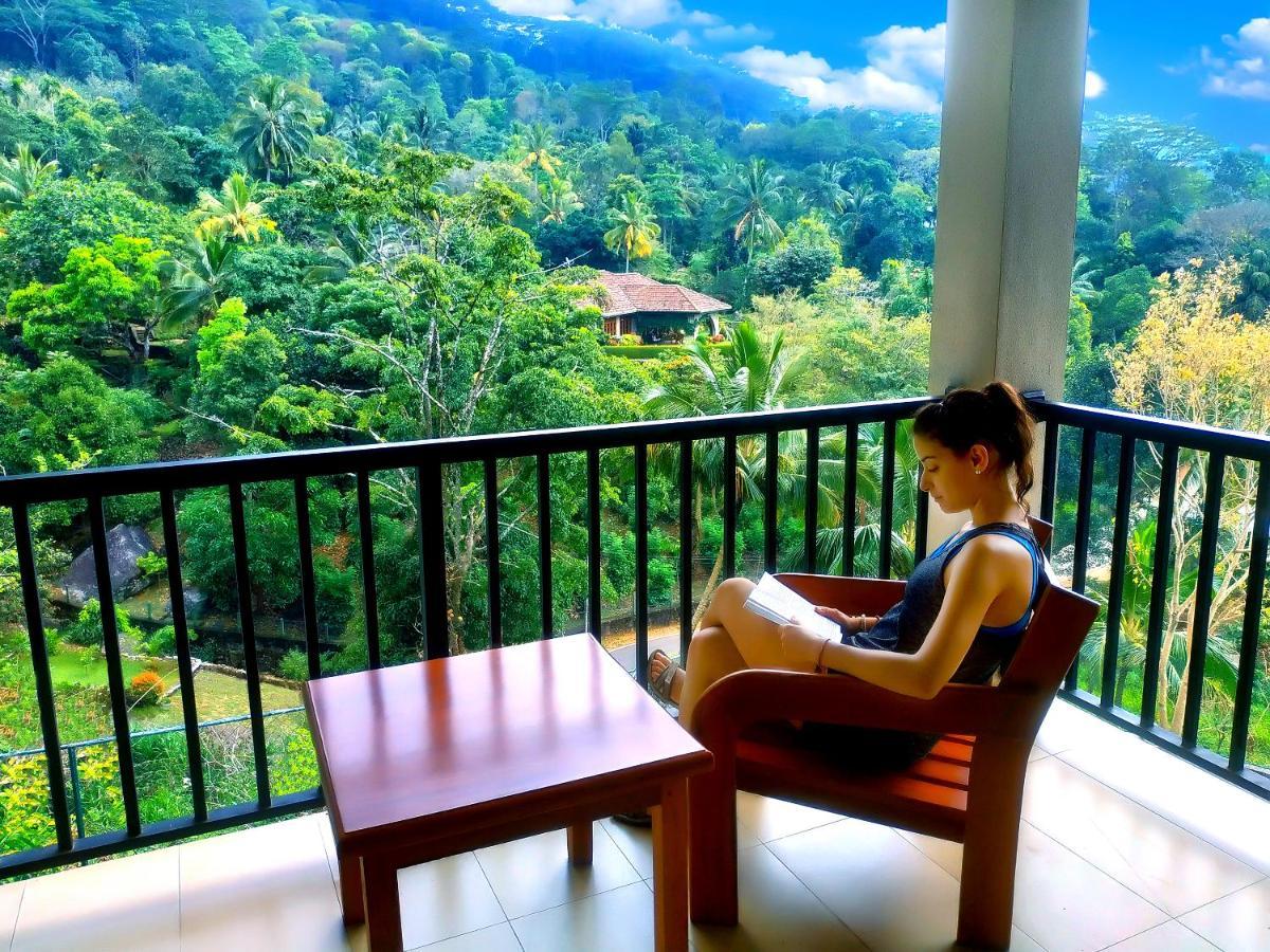 The Grand Hills Bed & Breakfast แคนดี้ ภายนอก รูปภาพ