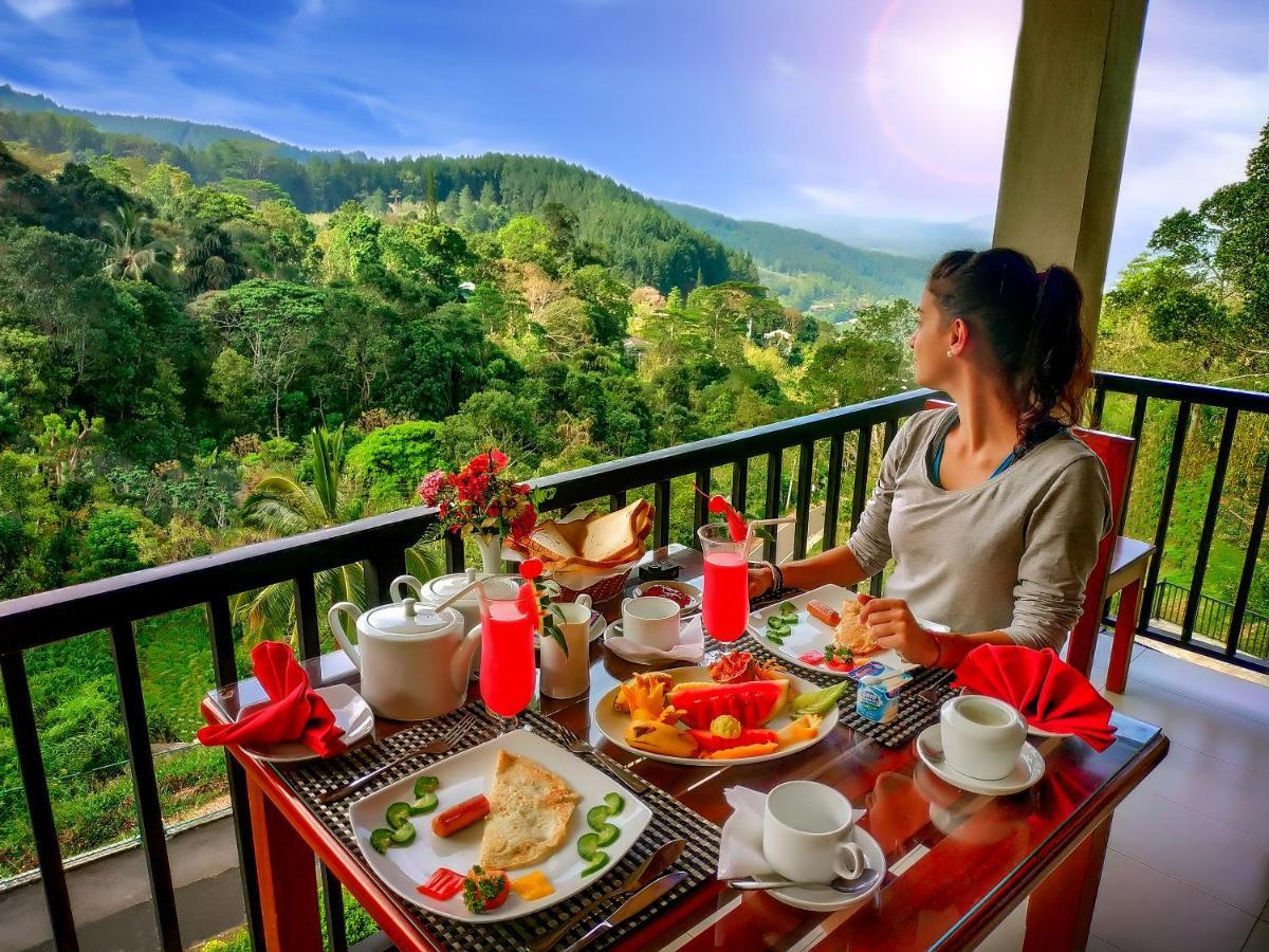 The Grand Hills Bed & Breakfast แคนดี้ ภายนอก รูปภาพ
