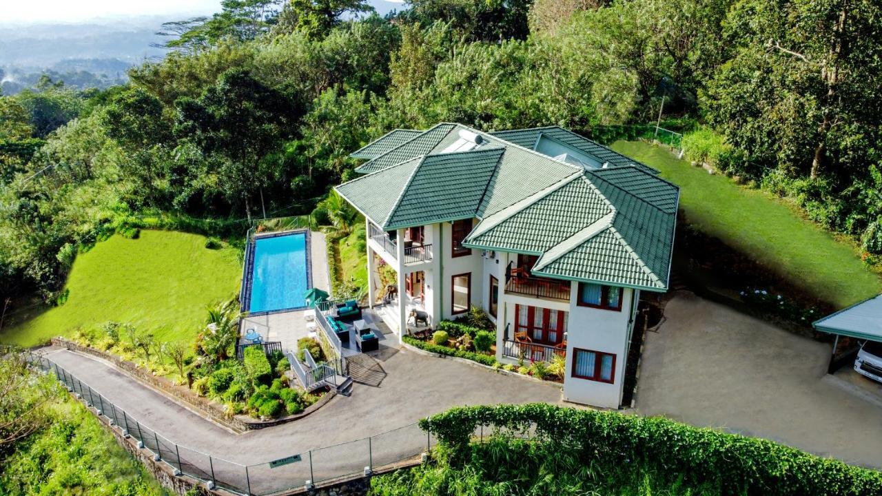 The Grand Hills Bed & Breakfast แคนดี้ ภายนอก รูปภาพ