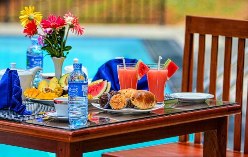 The Grand Hills Bed & Breakfast แคนดี้ ภายนอก รูปภาพ