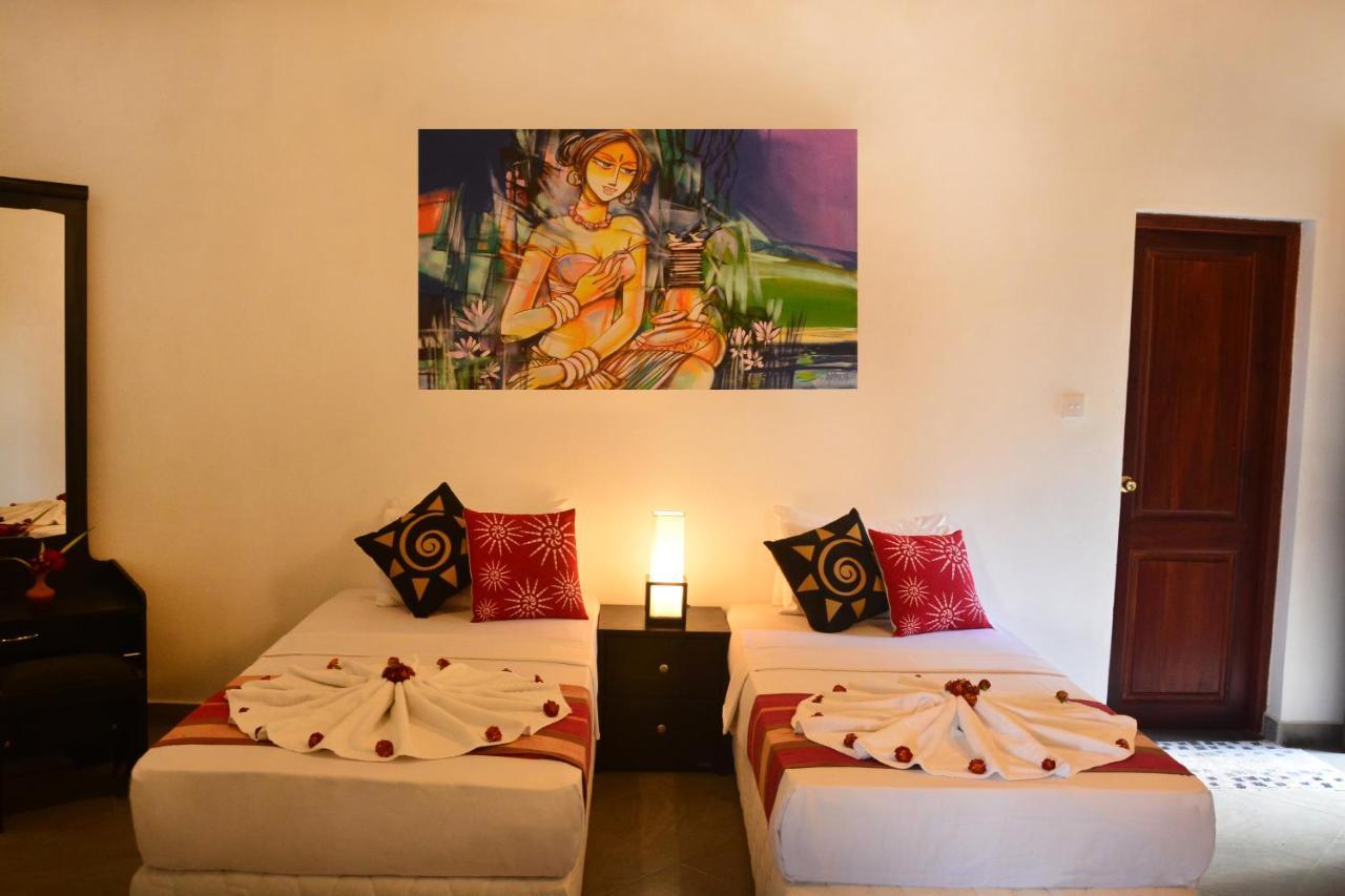 The Grand Hills Bed & Breakfast แคนดี้ ภายนอก รูปภาพ