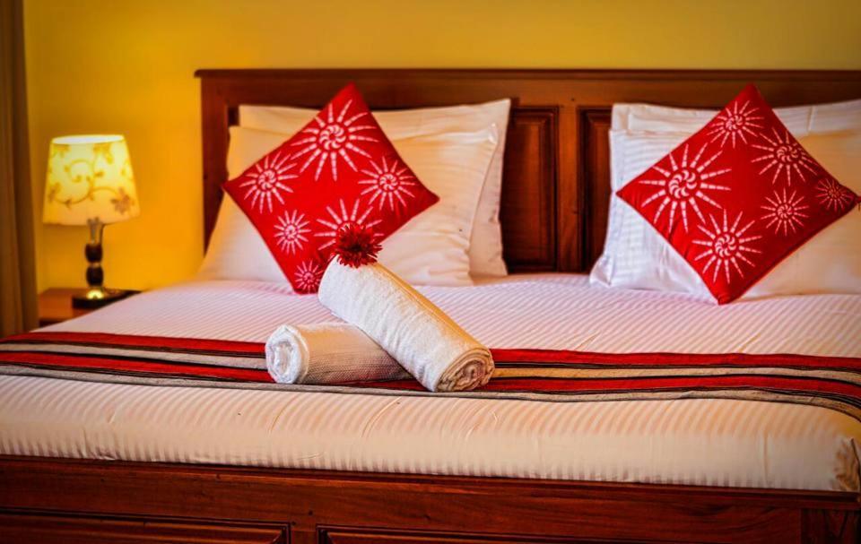 The Grand Hills Bed & Breakfast แคนดี้ ภายนอก รูปภาพ