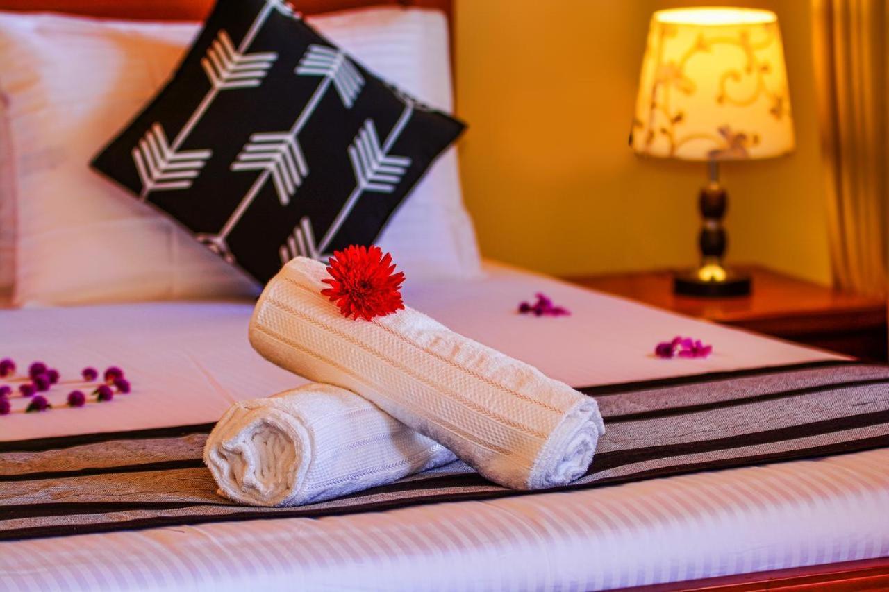 The Grand Hills Bed & Breakfast แคนดี้ ภายนอก รูปภาพ