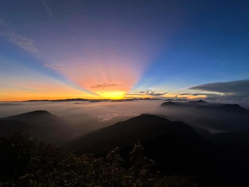 The Grand Hills Bed & Breakfast แคนดี้ ภายนอก รูปภาพ